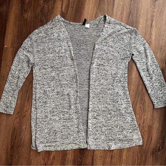 Divided H&M Cardigan - Picture 1 of 1